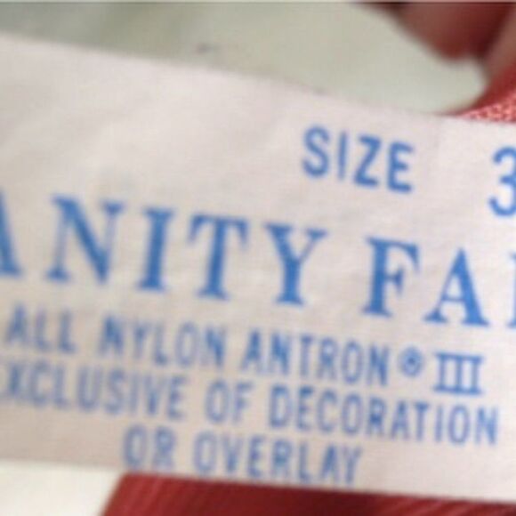 VANITY FAIR ROSE NYLON LACE SEXY LONG NIGHTGOWN 32 - Picture 7 of 7